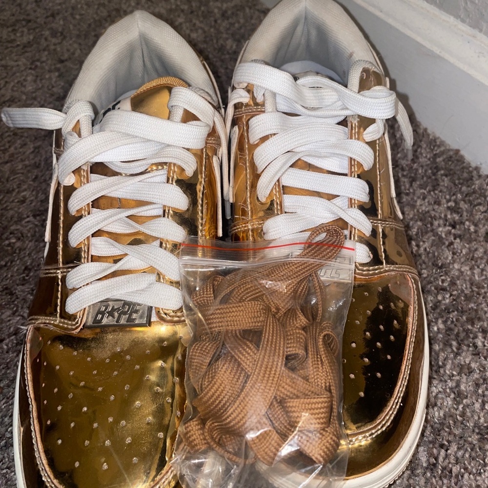 Bapesta gold 9.5 to sell